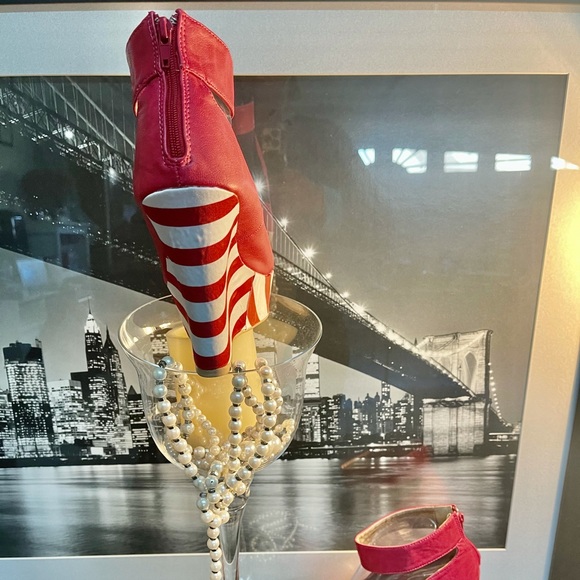 QUPID FINDER Wedge Open Toe, Ankle Strap Sandals - Picture 4 of 11